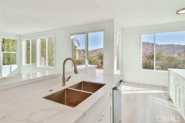 Detail Gallery Image 8 of 45 For 3966 Leighton Point Rd, Calabasas,  CA 91301 - 5 Beds | 4/1 Baths