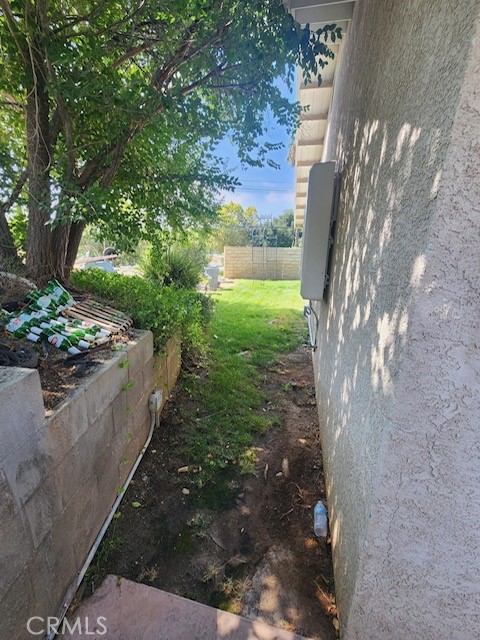 Detail Gallery Image 5 of 13 For 22660 La Rochelle Dr, Saugus,  CA 91350 - 4 Beds | 2 Baths