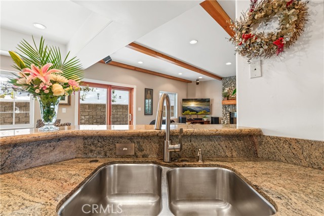 197 Massive Road, Lake Arrowhead, CA 92317