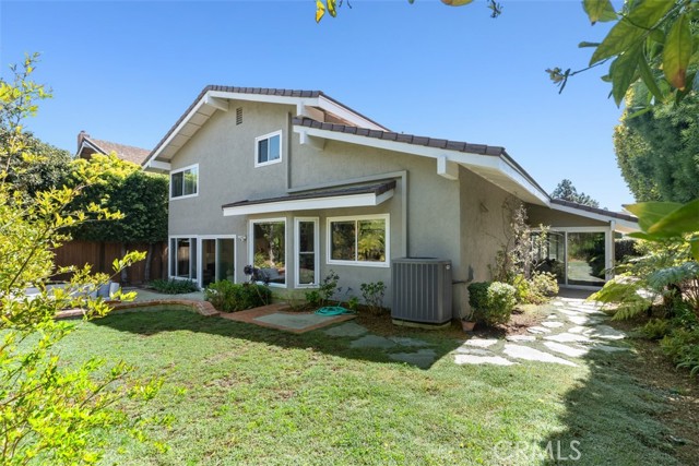 17 Silver Crescent, Irvine CA: https://media.crmls.org/medias/d82f7b9d-0aa7-453f-a2c3-28d2189ce127.jpg