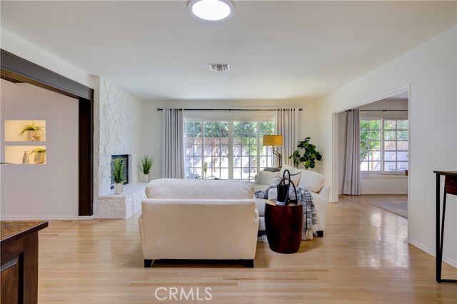 6100 Alcove Avenue photo 8