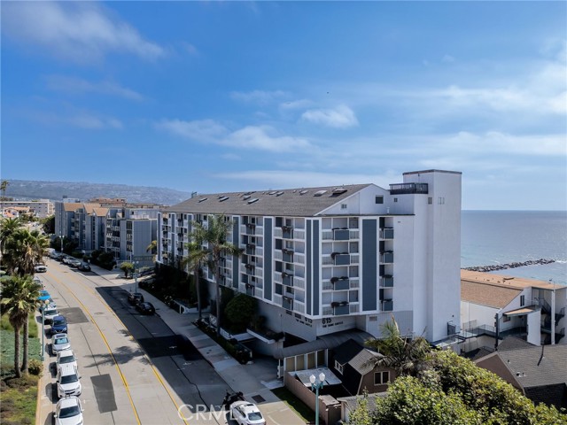 615 Esplanade, Redondo Beach, California 90277, 4 Bedrooms Bedrooms, ,3 BathroomsBathrooms,Residential,Sold,Esplanade,SB24158633