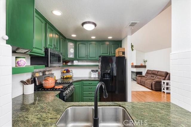 Detail Gallery Image 12 of 32 For 15556 Orange St, Lake Elsinore,  CA 92530 - 3 Beds | 2 Baths