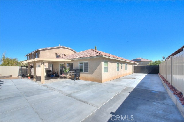 14776 Shetland Court, Victorville CA: https://media.crmls.org/medias/d83011b7-861d-4d91-8d84-dfc0394676f5.jpg