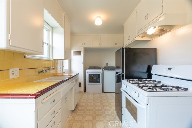 Detail Gallery Image 16 of 46 For 1824 Marine, Gardena,  CA 90249 - 4 Beds | 3 Baths