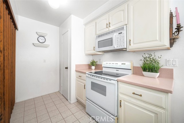 Image 27 of 75 For 6572 Mcnutt Way