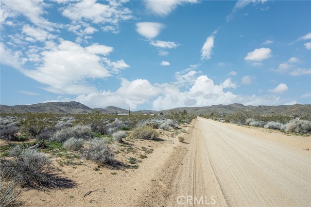 Detail Gallery Image 12 of 18 For 55875 Desideria Dr, Landers,  CA 92285 - – Beds | – Baths