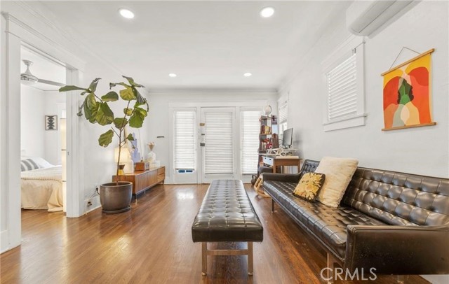 2513 E 11th Street, Long Beach CA: https://media.crmls.org/medias/d832f91e-ba32-4464-91a3-a60223221f91.jpg