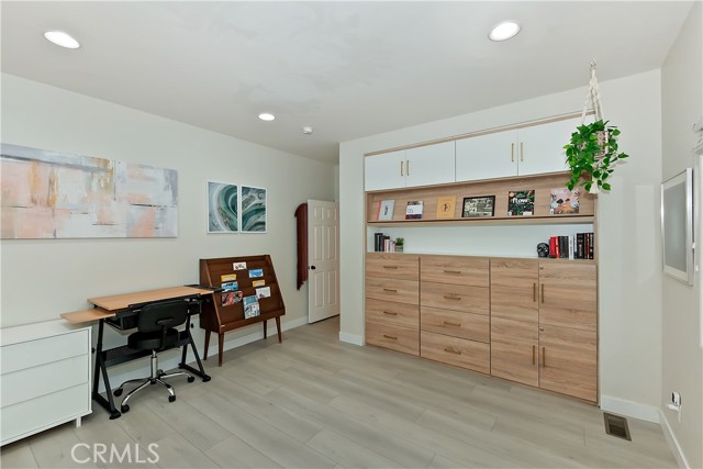 24586 Horst Drive, Crestline CA: https://media.crmls.org/medias/d833b578-697b-44fe-99c7-14e06daafdb2.jpg