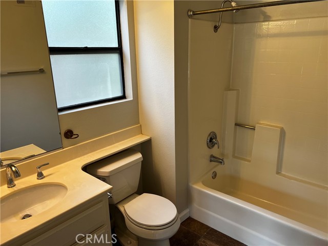 Detail Gallery Image 13 of 18 For 245 N Singingwood St #12,  Orange,  CA 92869 - 3 Beds | 2/1 Baths