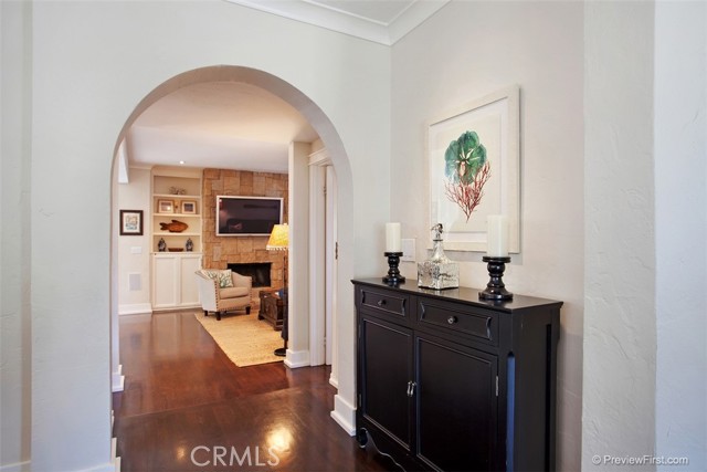 Detail Gallery Image 5 of 26 For 441 Carnation Ave, Corona Del Mar,  CA 92625 - 3 Beds | 2/1 Baths