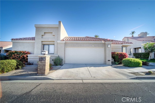 41981 Preston Trail, Palm Desert CA: https://media.crmls.org/medias/d834505a-b358-4188-9528-8c079df0c0a2.jpg