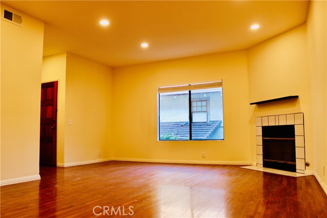 Detail Gallery Image 3 of 24 For 1151 Pine St #B,  South Pasadena,  CA 91030 - 3 Beds | 3 Baths