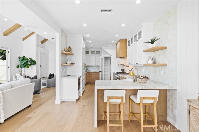 Detail Gallery Image 9 of 61 For 16214 Bimini, Huntington Beach,  CA 92649 - 5 Beds | 3 Baths