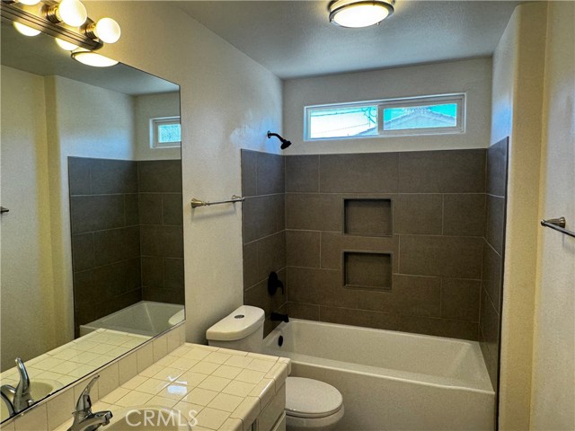 Detail Gallery Image 8 of 18 For 7341 Barberry Ave, Yucca Valley,  CA 92284 - 3 Beds | 2 Baths