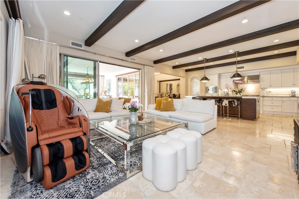 D836c7c6 C909 4459 8d4a Bbbfd9baaadf