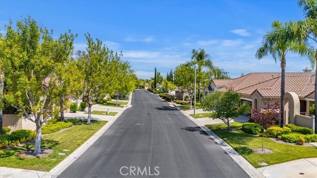 23810 Via Barletta, Murrieta CA: https://media.crmls.org/medias/d836e34a-8c04-4619-a24b-5175770fa05f.jpg