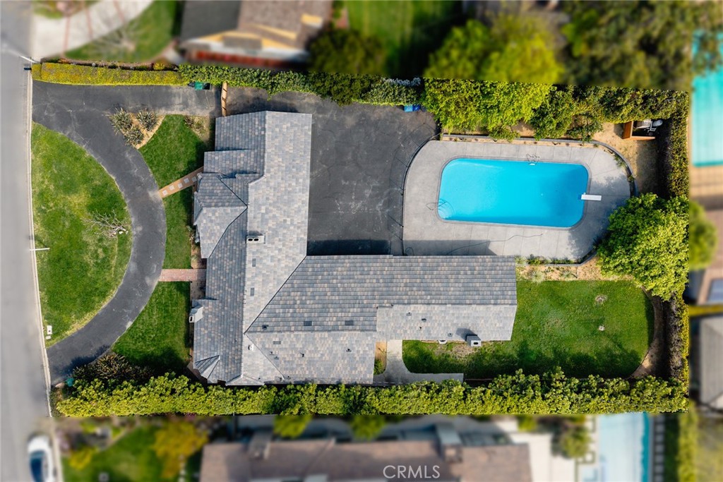 https://media.crmls.org/medias/d837fac9-c3c9-4a74-9e9c-47881a6ce793.jpg?preset=X-Large