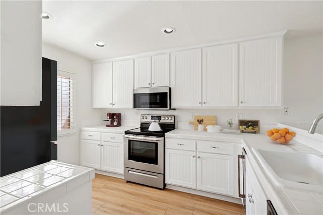 Detail Gallery Image 10 of 23 For 440 Villa Point, Newport Beach,  CA 92660 - 2 Beds | 2 Baths
