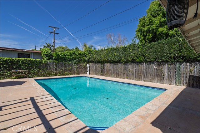 Detail Gallery Image 30 of 35 For 17101 Gault, Lake Balboa,  CA 91406 - 3 Beds | 2 Baths