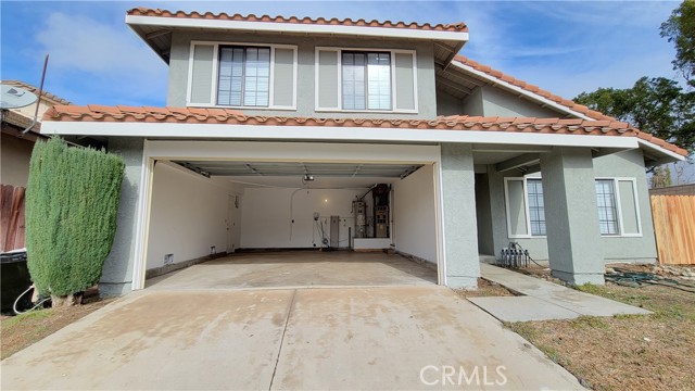 Detail Gallery Image 2 of 33 For 17294 Walnut Ave, Fontana,  CA 92336 - 3 Beds | 2/1 Baths