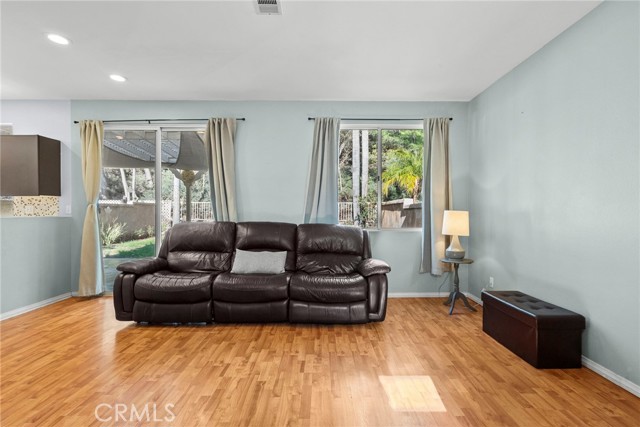 Detail Gallery Image 9 of 37 For 27915 Skycrest Cir, Valencia,  CA 91354 - 2 Beds | 2/1 Baths