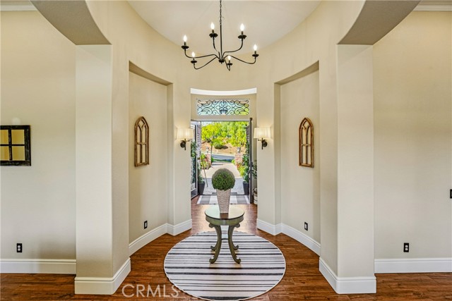 Detail Gallery Image 7 of 57 For 3931 Ashwood Circle, Corona,  CA 92881 - 4 Beds | 3/1 Baths