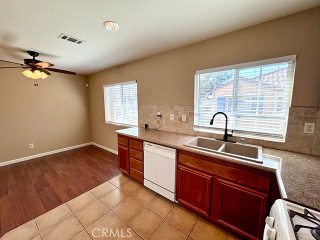 Detail Gallery Image 19 of 36 For 25826 Iris Ave a,  Moreno Valley,  CA 92551 - 2 Beds | 2 Baths