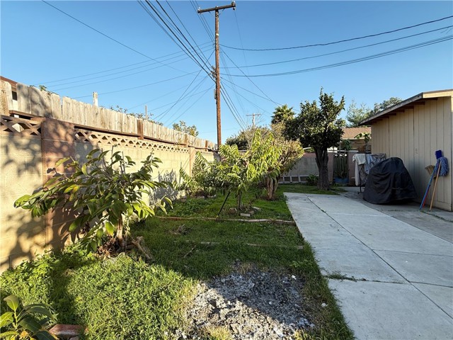 Detail Gallery Image 16 of 16 For 1605 W Wisteria Pl, Santa Ana,  CA 92703 - 3 Beds | 2/1 Baths