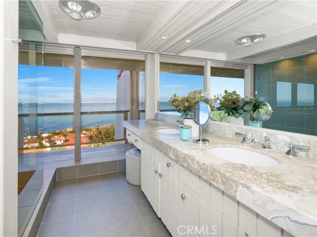 541 Palos Verdes Drive, Palos Verdes Estates, California 90274, 5 Bedrooms Bedrooms, ,4 BathroomsBathrooms,Residential,Sold,Palos Verdes,PV22022299