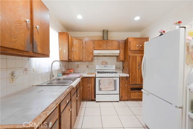 1250 W Camile Street, Santa Ana CA: https://media.crmls.org/medias/d83be90d-f8aa-4f00-bc69-c57b95cc3cde.jpg