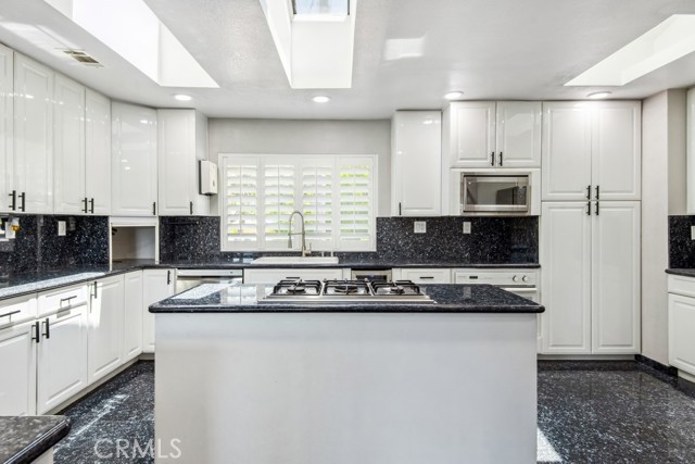 2819 Steeplechase Lane, Diamond Bar CA: https://media.crmls.org/medias/d83bf8dc-2593-4449-9b7b-e81bf801bda8.jpg