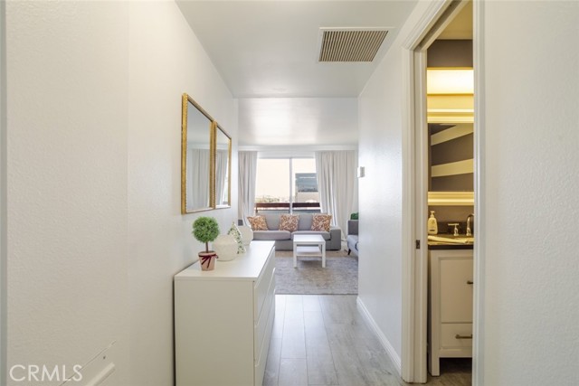 Detail Gallery Image 5 of 29 For 321 S San Vicente Bld #505,  Los Angeles,  CA 90048 - 1 Beds | 2 Baths