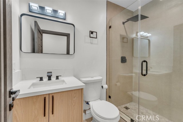 11240 Lull Street, Sun Valley CA: https://media.crmls.org/medias/d83c82fd-de1f-4e30-a106-b4b5a61ce2aa.jpg