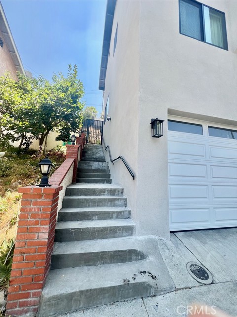 2717 Chadwick Circle, Los Angeles CA: https://media.crmls.org/medias/d83cac7a-83fe-4b50-8e61-7986f463f087.jpg