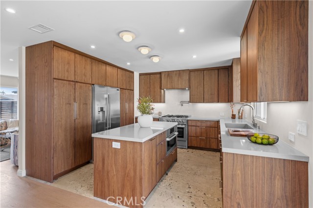 Detail Gallery Image 20 of 40 For 2957 Royal Palm Dr, Costa Mesa,  CA 92626 - 3 Beds | 2 Baths