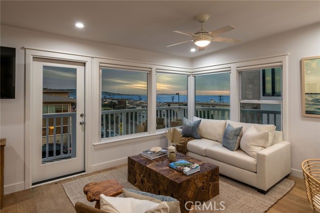 209 15th Street, Manhattan Beach, California 90266, 3 Bedrooms Bedrooms, ,2 BathroomsBathrooms,Residential,Sold,15th,SB23017345