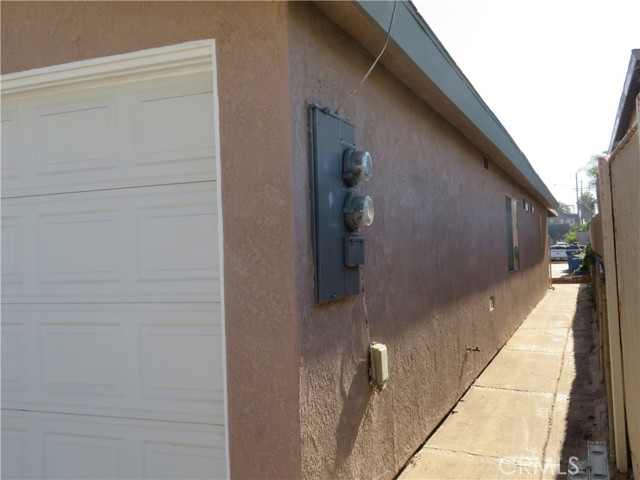 524 Gulf Avenue, Wilmington CA: https://media.crmls.org/medias/d83f6868-243e-48cf-8344-007033dcb8ff.jpg