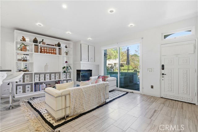 Detail Gallery Image 15 of 55 For 22350 Heritage Pass, Chatsworth,  CA 91311 - 2 Beds | 2/1 Baths