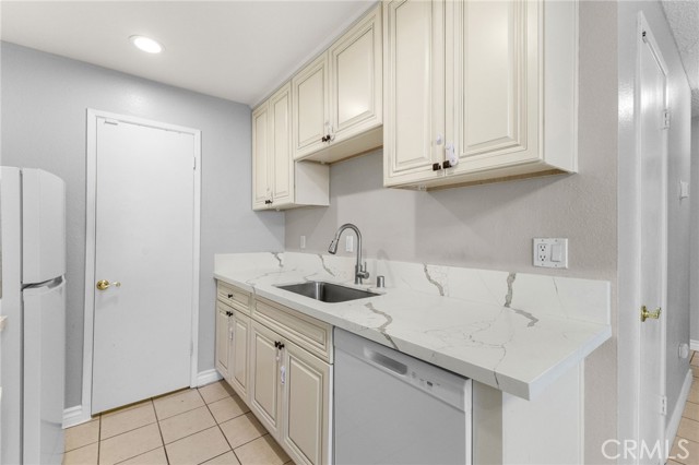 1310 Brentwood Circle, Corona CA: https://media.crmls.org/medias/d840a62e-ca38-4785-9d3e-9c888541234a.jpg