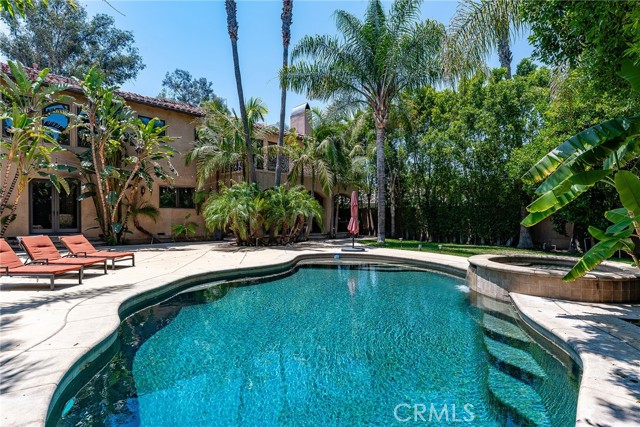 23115 Erwin Street, Woodland Hills CA: https://media.crmls.org/medias/d8411698-589d-41f7-8c0f-4a53bc812cc3.jpg