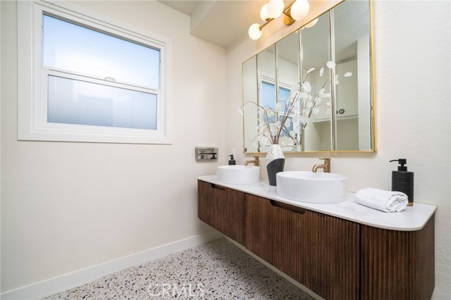 Detail Gallery Image 23 of 52 For 1549 N Oaks Ct, Ontario,  CA 91762 - 4 Beds | 3 Baths