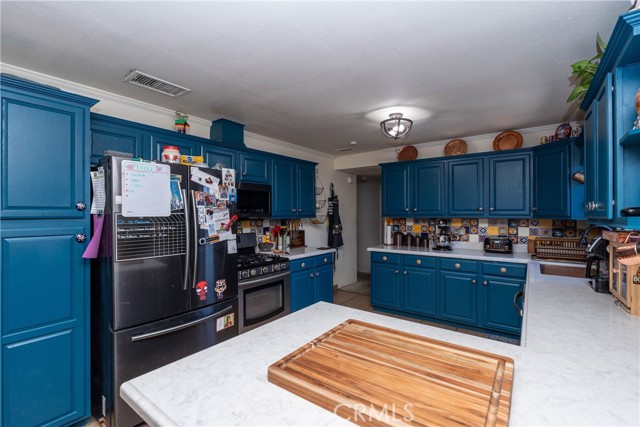 279 E 48th Street, San Bernardino CA: https://media.crmls.org/medias/d842fb00-cf84-422b-9c49-91eb0bb0c9c3.jpg