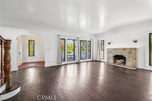 3098 N Arrowhead Avenue, San Bernardino CA: https://media.crmls.org/medias/d843852e-4bda-49f4-bbd7-593088e5fe13.jpg