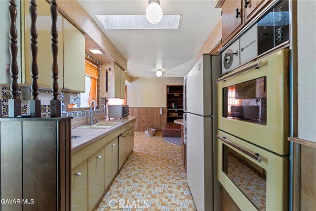 Detail Gallery Image 11 of 23 For 1333 E Avenue R4, Palmdale,  CA 93550 - 4 Beds | 2 Baths