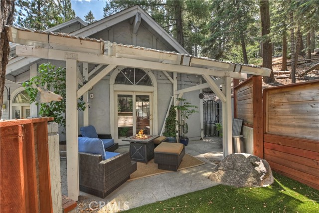 26746 Oakmont Drive, Lake Arrowhead CA: https://media.crmls.org/medias/d8446040-4c55-4bad-bb32-f6d71fbb0369.jpg