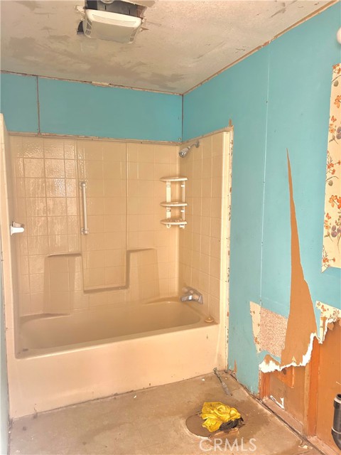21801 Mesquite Street, California City CA: https://media.crmls.org/medias/d8449306-f414-4b4d-9a63-c62af334398a.jpg