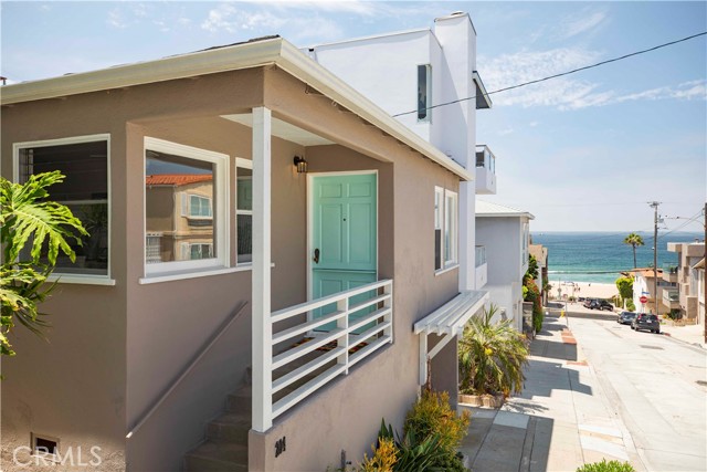 204 38th Street, Manhattan Beach, California 90266, 3 Bedrooms Bedrooms, ,2 BathroomsBathrooms,Residential,Sold,38th,SB22186761