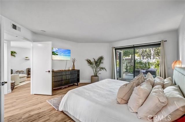 15 Abbey Lane, Aliso Viejo CA: https://media.crmls.org/medias/d8451359-f1f7-4c73-99e4-500111440606.jpg