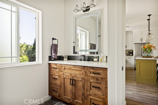 243 Manzanita Drive, Lake Arrowhead CA: https://media.crmls.org/medias/d845bb65-a4a9-485a-bbd9-6a53ad1f93cb.jpg